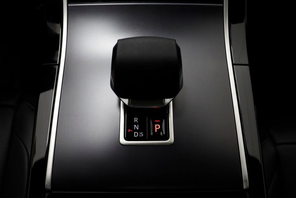 New 2026 Arroios Grey LAND ROVER Dynamic SE image 14