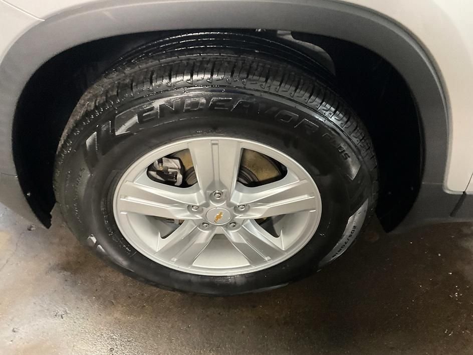 Used 2020 Silver Chevrolet LT image 14
