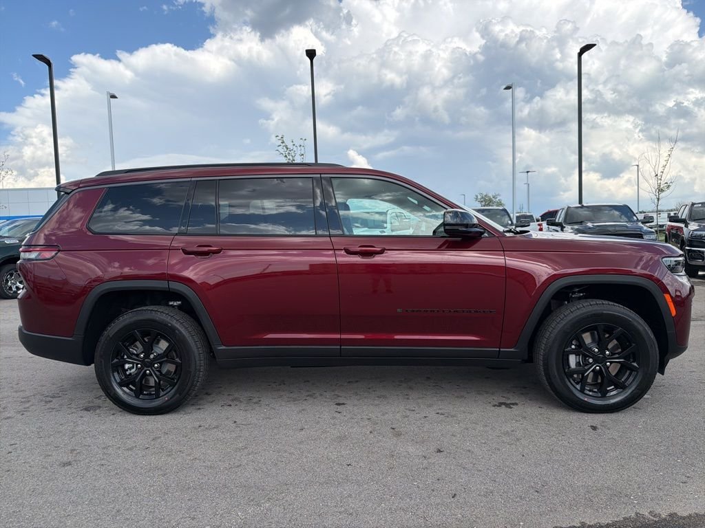 New 2026 Velvet Red Pearl-Coat Exterior Paint Jeep Altitude image 8