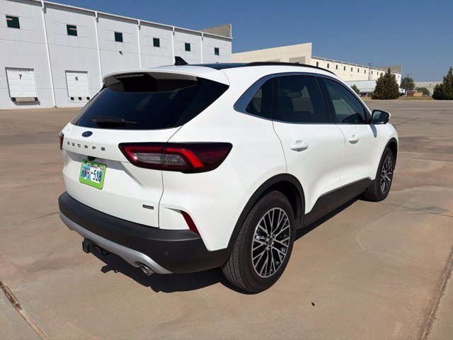 Used 2025 White Ford Base image 4