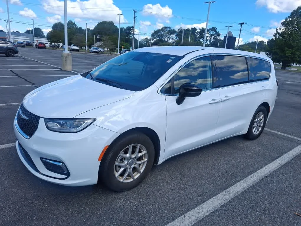 2024 Chrysler Pacifica Touring L