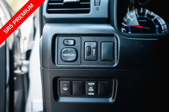 Certified Used 2019 CLASSIC SILVER MET Toyota  image 14
