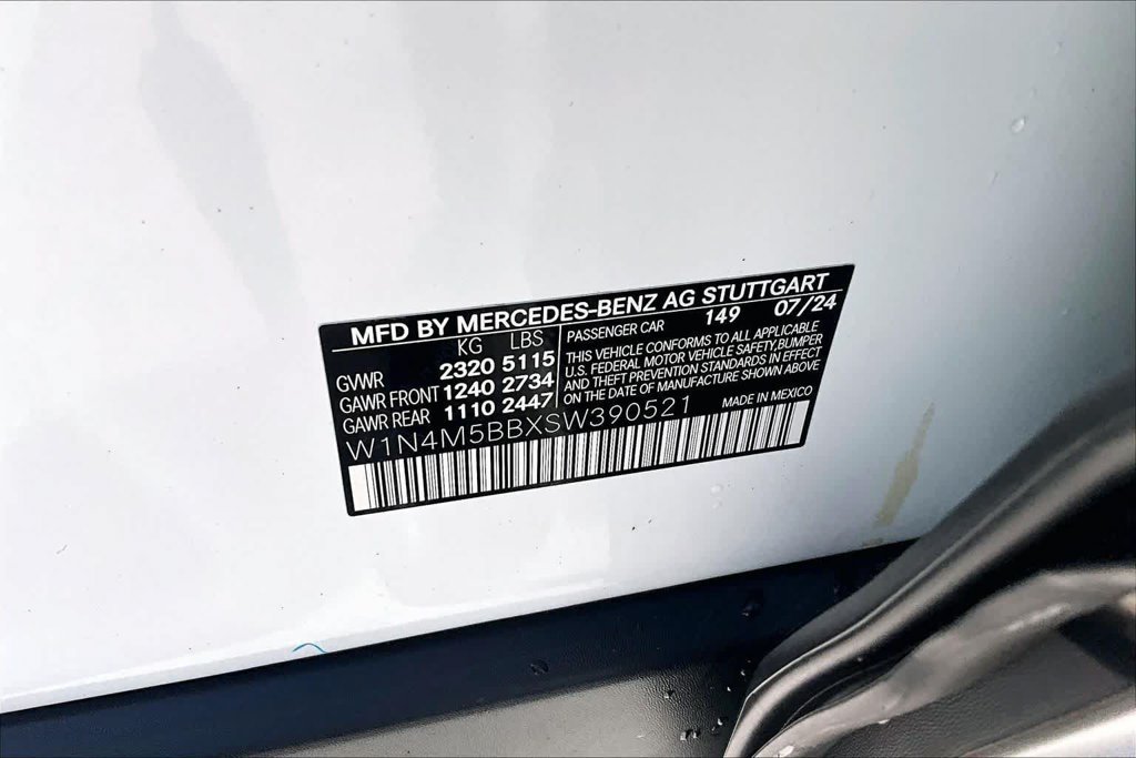Used 2025 White Mercedes-Benz GLB 35 AMG® image 35