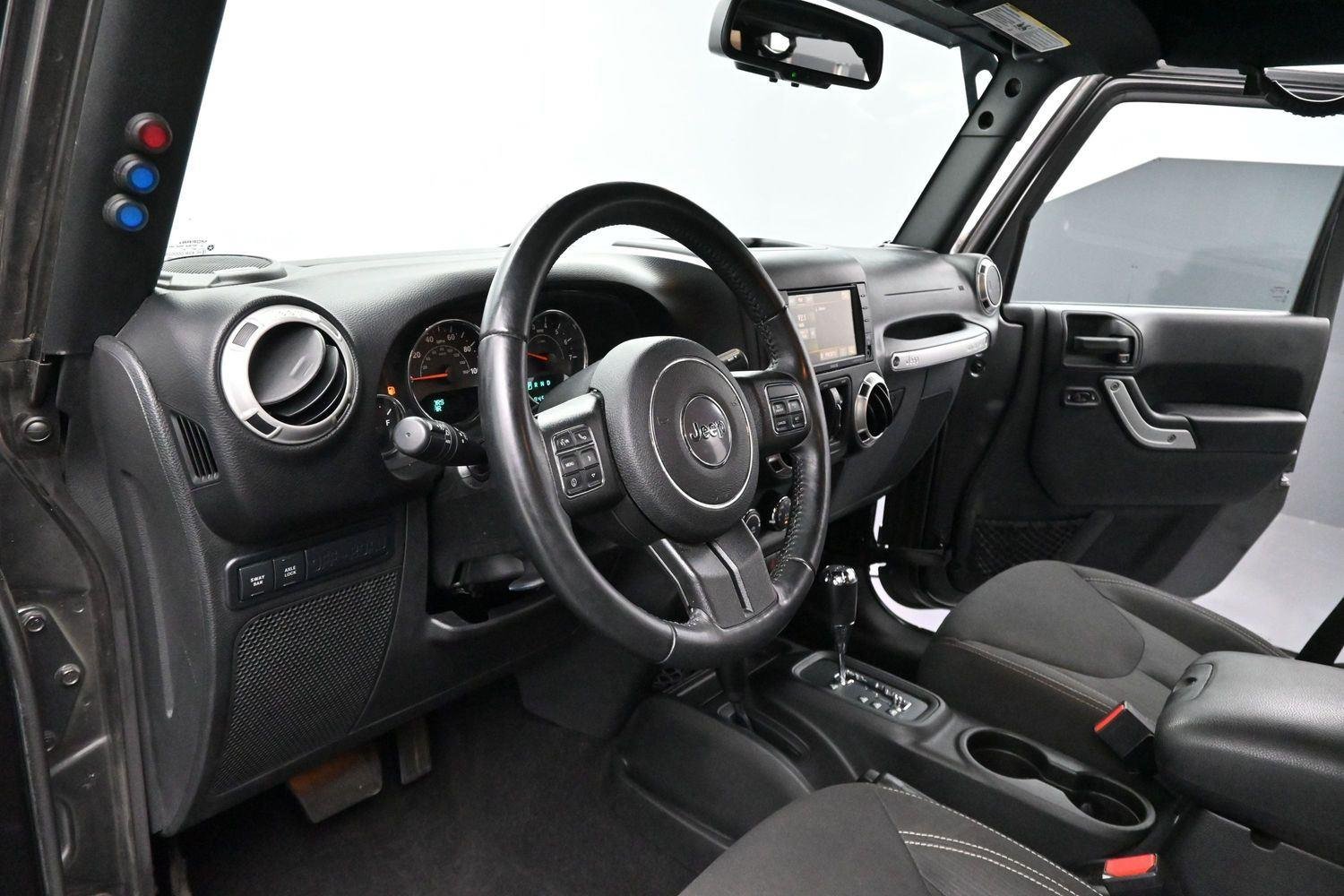 Used 2017 Granite Crystal Metallic Clearcoat Jeep Rubicon image 12