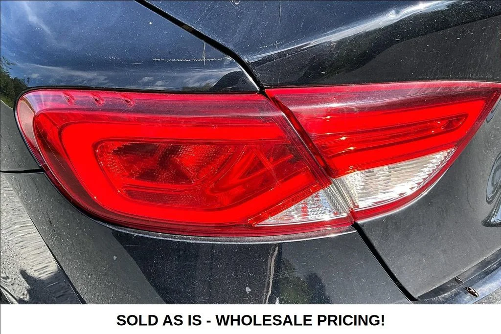 Used 2015  Chrysler Limited image 22