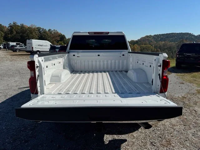 Used 2025 White Chevrolet LT image 7