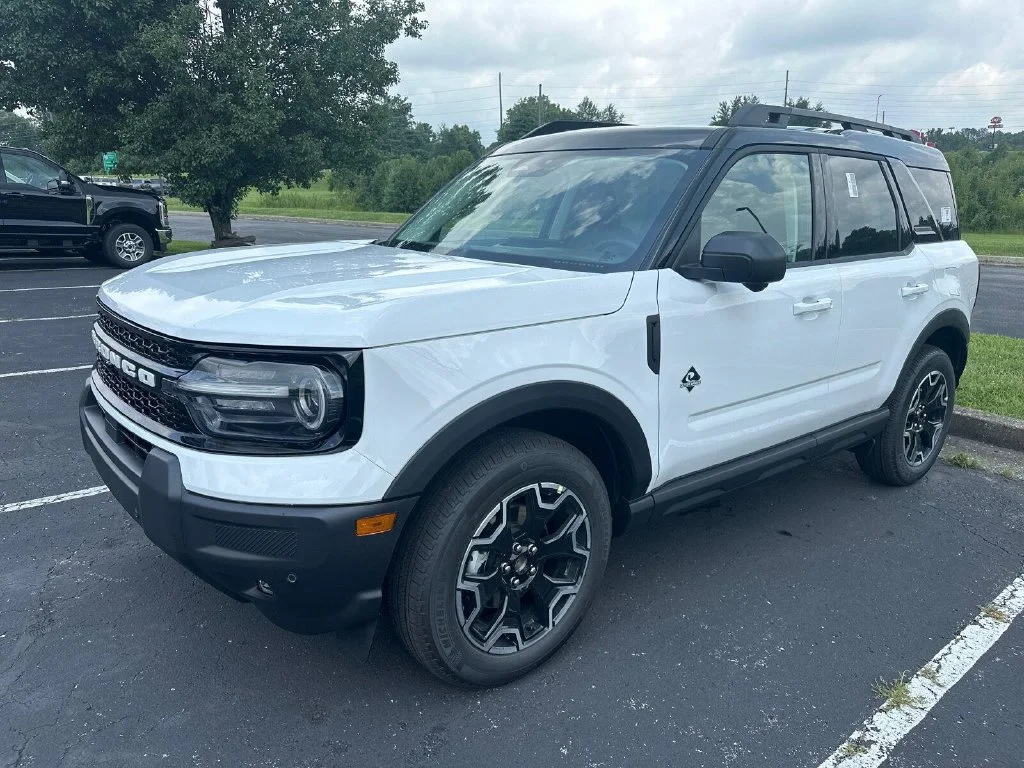 New 2026 White Ford Outer Banks image 4