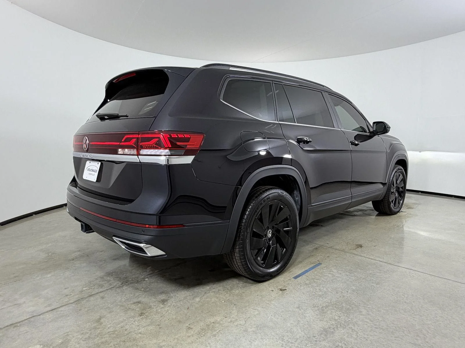 New 2026 Deep Black Pearl Volkswagen 2.0T SE w/Technology image 5
