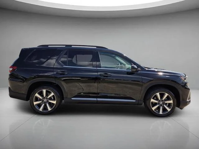 Certified Used 2024 Crystal Black Pearl Honda Touring image 6
