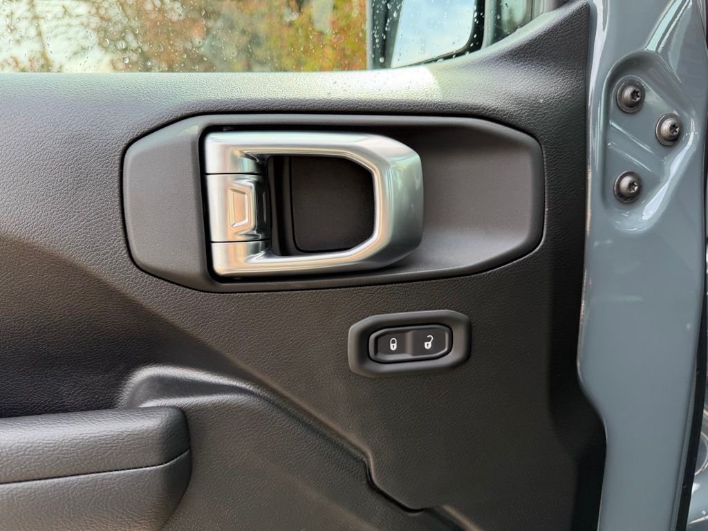 New 2026 Anvil Clear-Coat Exterior Paint Jeep Sport image 12