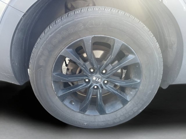 Used 2020 Everlasting Silver Kia LX image 8