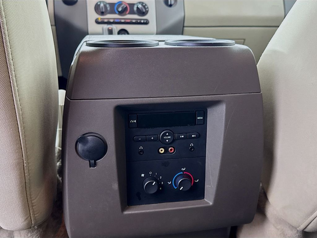 Used 2013 Ingot Silver Ford XLT image 28