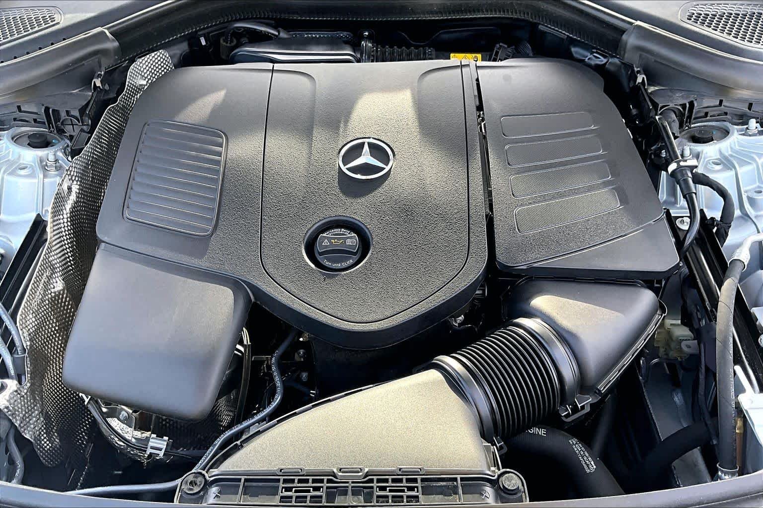 Used 2024 Cirrus Silver Metallic Mercedes-Benz GLC 300 image 33