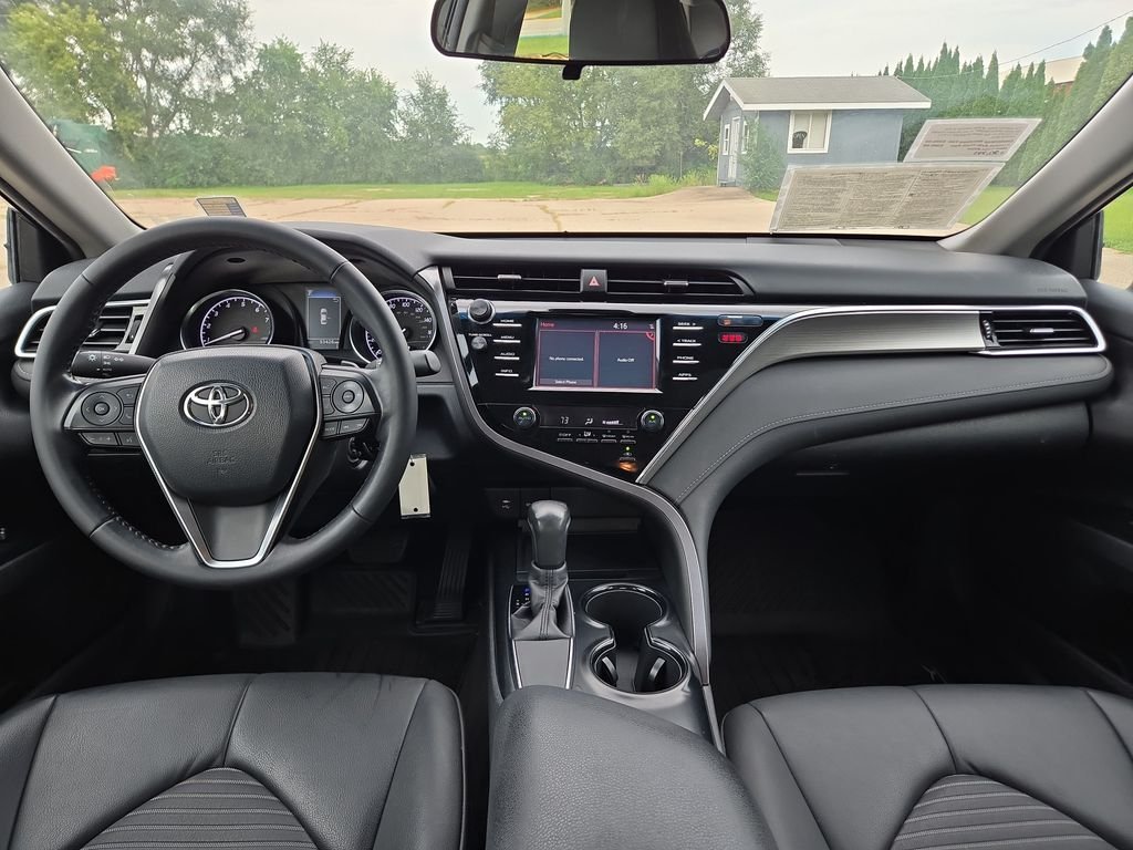 Used 2018 Super White Toyota SE image 14