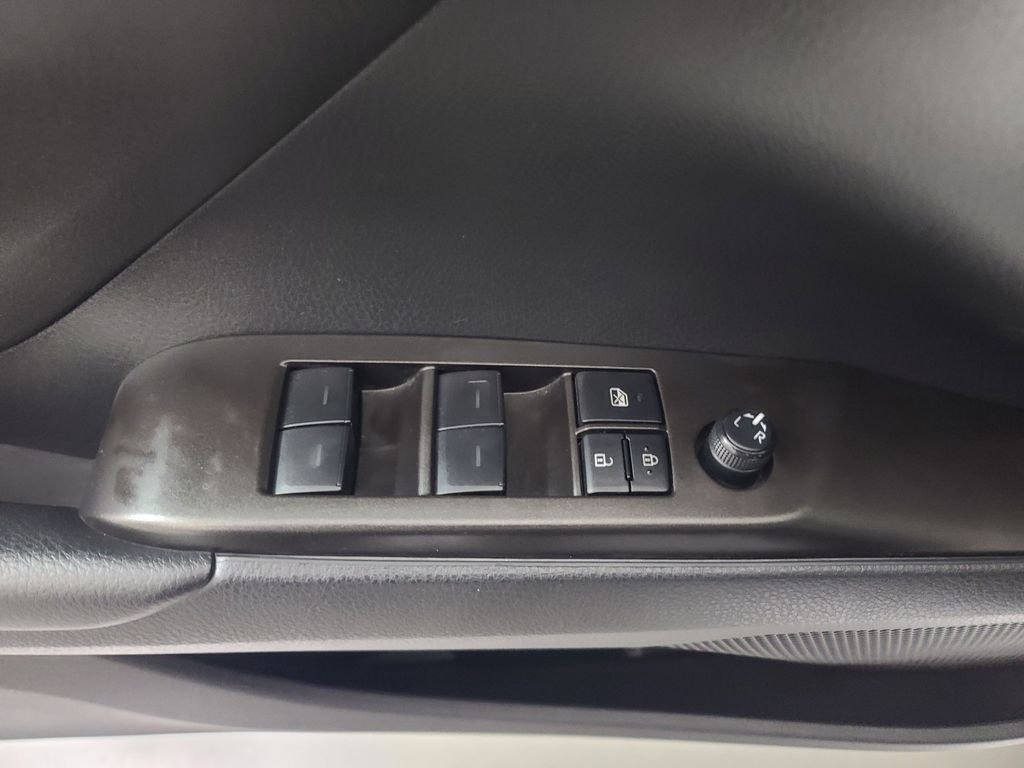 2024 Toyota Camry SE - Photo 23