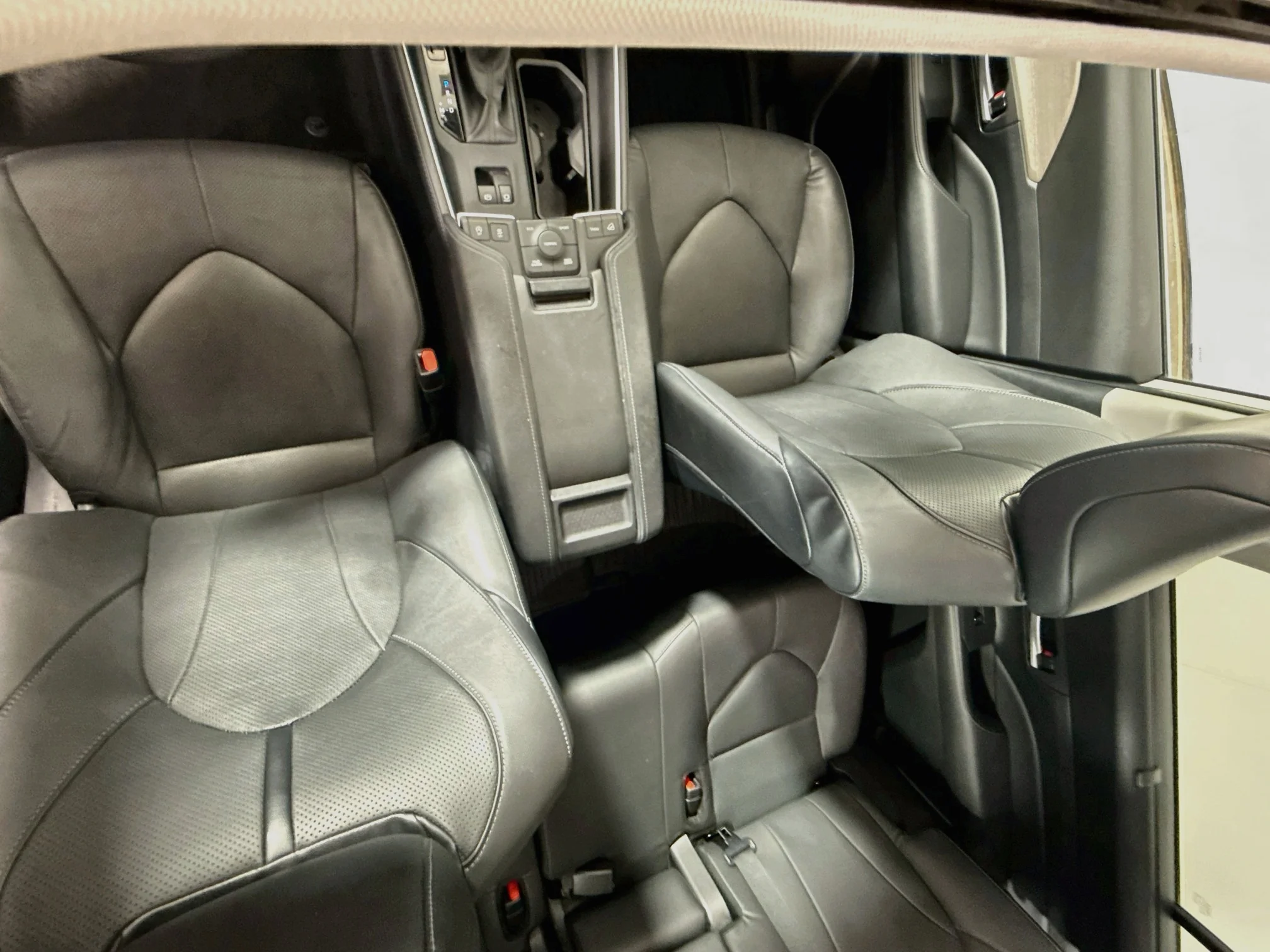 Certified Used 2024 Wind Chill Pearl Toyota Limited image 23