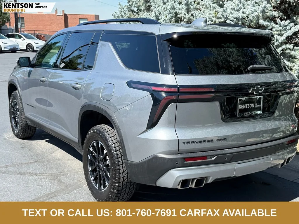 Used 2025 Gray Chevrolet Z71 image 6