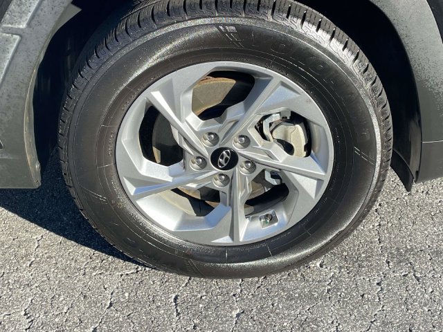 Certified Used 2023 Phantom Black Hyundai SE image 7