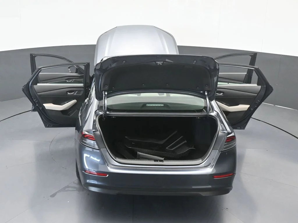 Used 2025 Gray Honda SE image 65