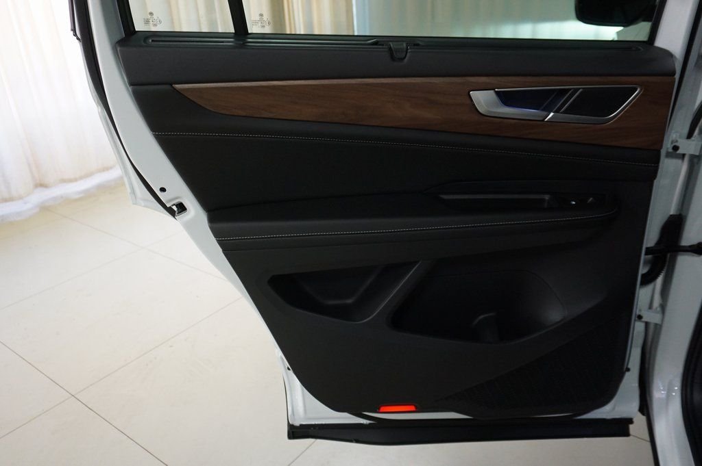 2026 Volkswagen Atlas SE w/Tech - Photo 28