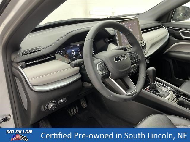 Used 2025 Silver Zynith Met Jeep Limited image 11