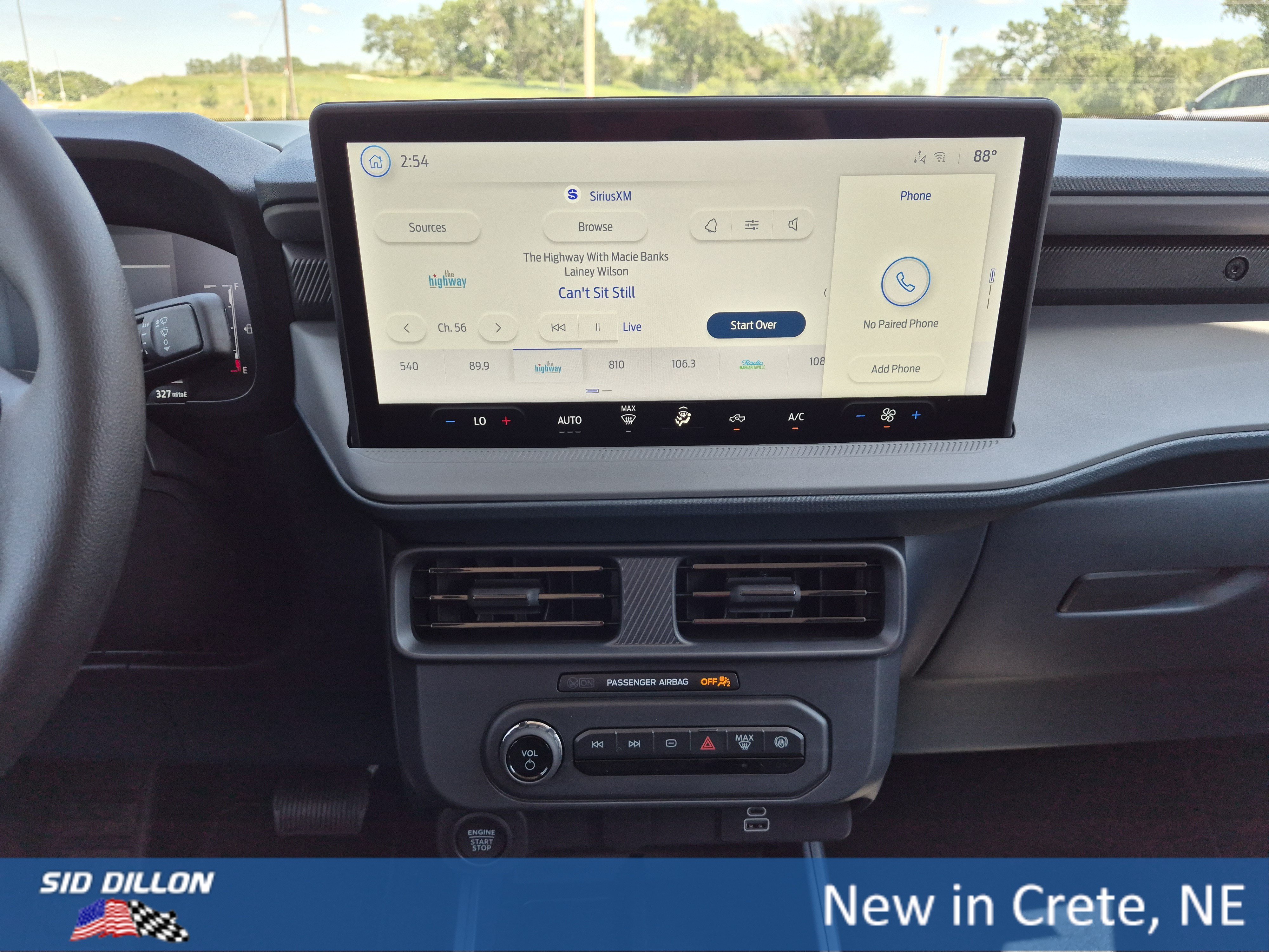 New 2026 Oxford White Ford XLT image 7
