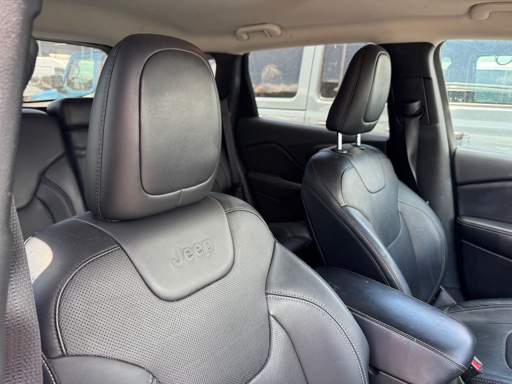 Used 2014 White Jeep Limited image 16