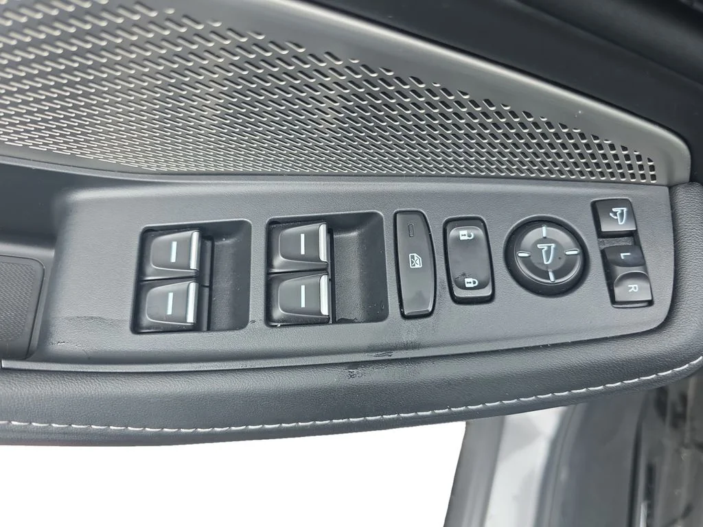 Certified Used 2023 Liquid Carbon Metallic Acura Technology image 21