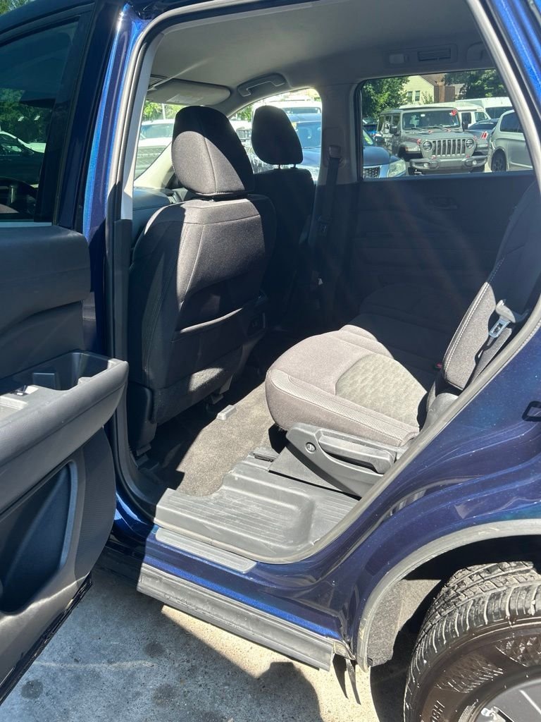 Used 2025 Blue Nissan SV image 8