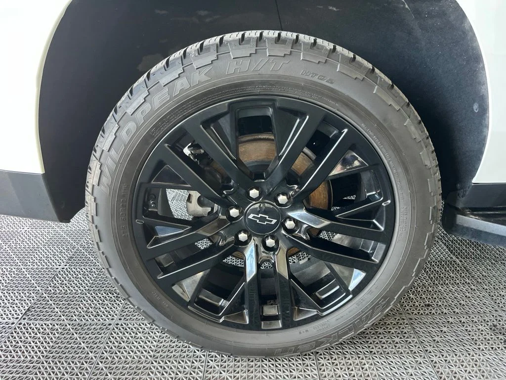 Used 2021 Summit White Chevrolet Premier image 24