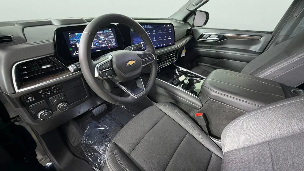 Used 2025 Black Chevrolet LS image 18