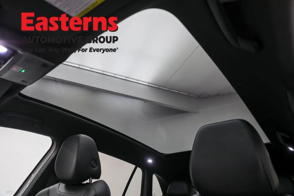 Used 2021 Silver Volkswagen Pro S image 33