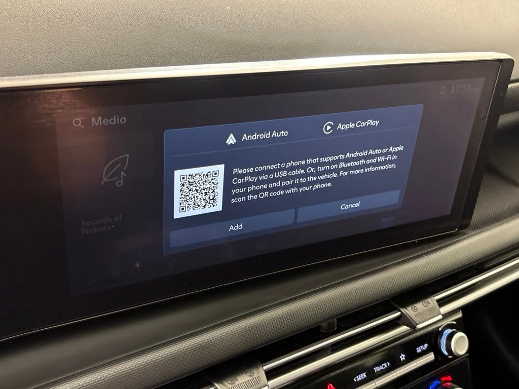 Used 2025 Silver Hyundai SEL image 41