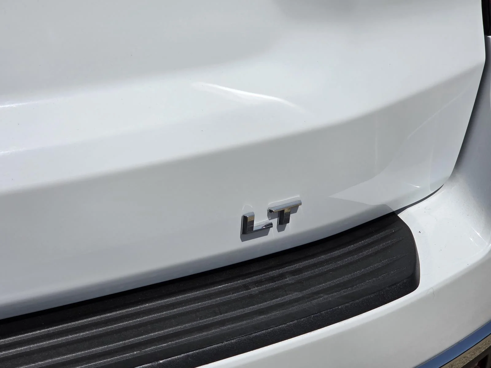 Used 2021 Summit White Chevrolet LT image 9