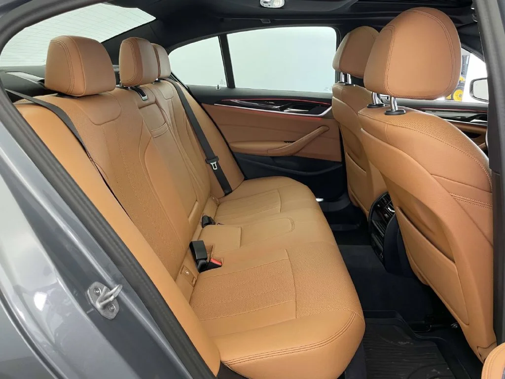 Used 2023 Gray BMW 530e iPerformance image 21