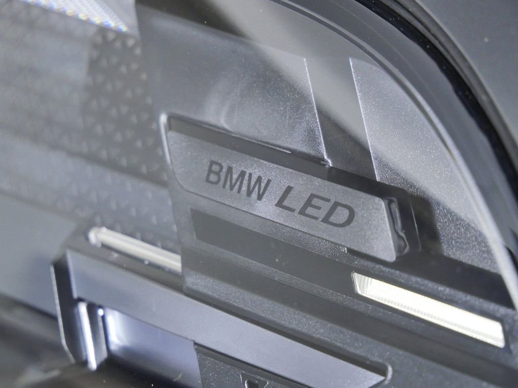 Certified Used 2025 Black Sapphire Metallic BMW xDrive40i image 5