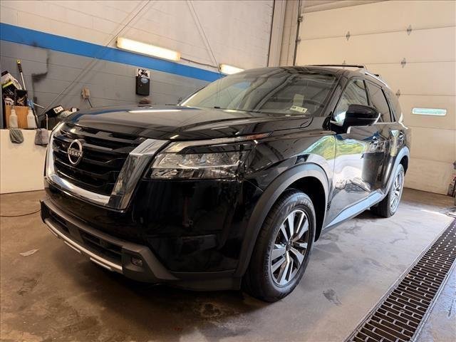 Used 2023 Super Black Nissan SL image 6