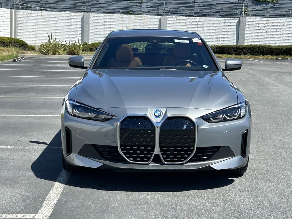 2023 BMW i4 eDrive35 photo 3