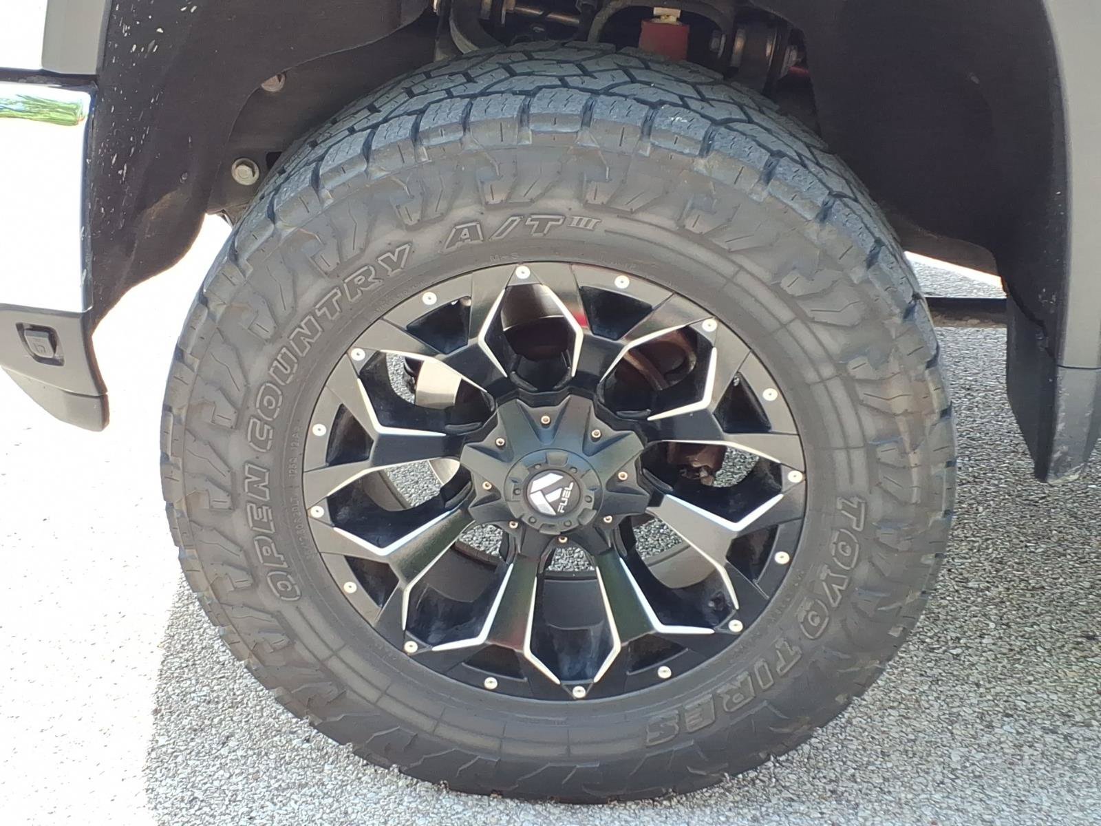 Used 2024 Summit White Chevrolet LTZ image 27