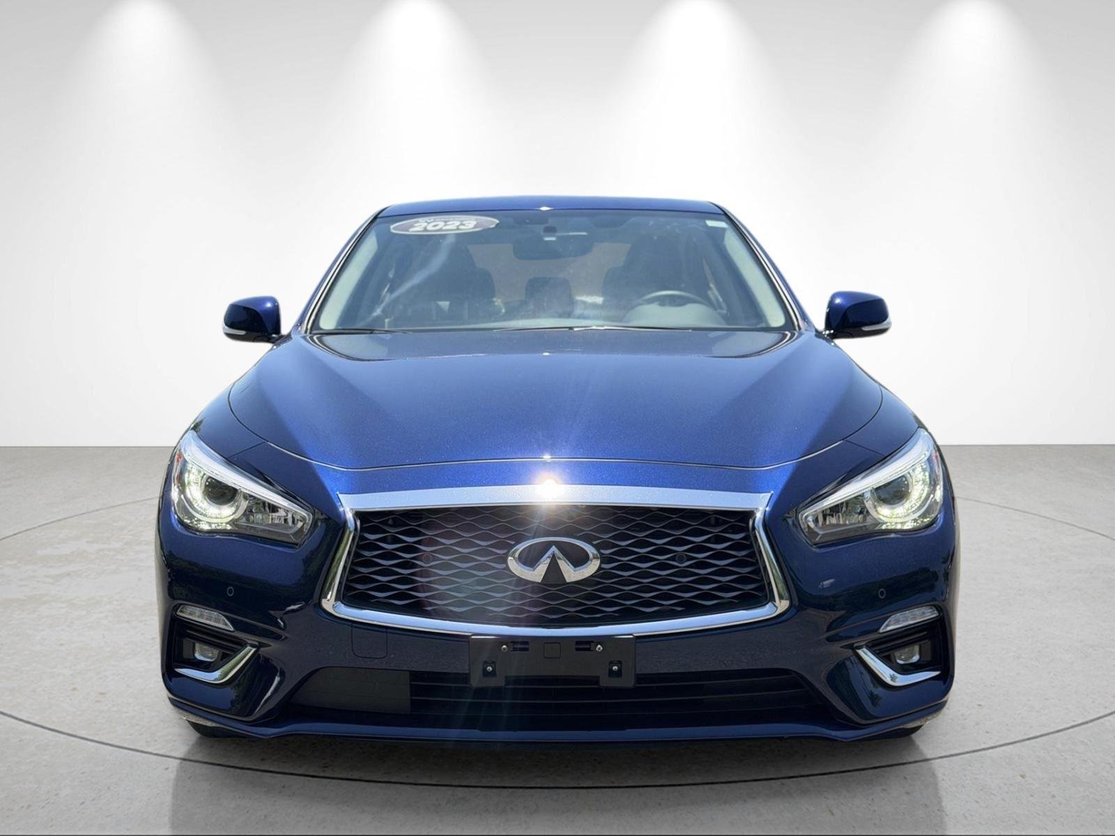 Used 2023 Grand Blue INFINITI LUXE image 8
