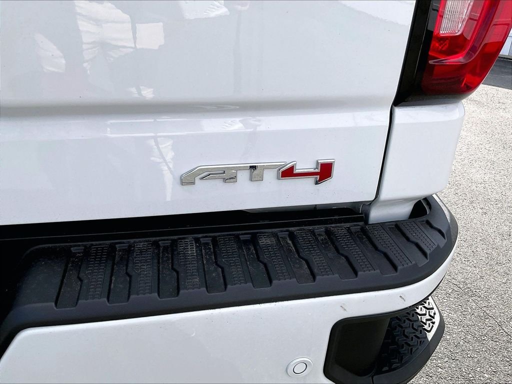 Used 2025 Summit White GMC AT4 image 29