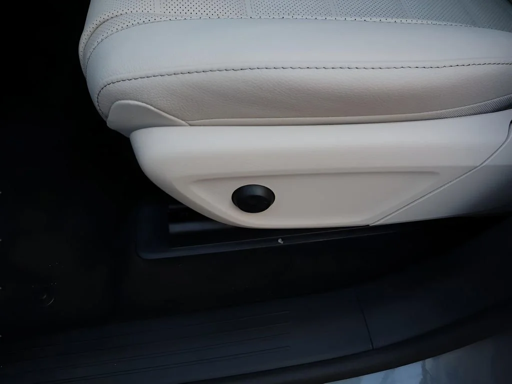 New 2026 Selenite Grey Metallic Mercedes-Benz GLE 580 image 85