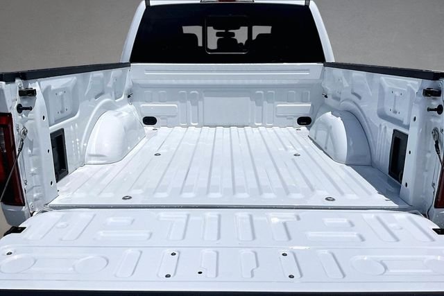 New 2026 Oxford White Ford XLT image 14