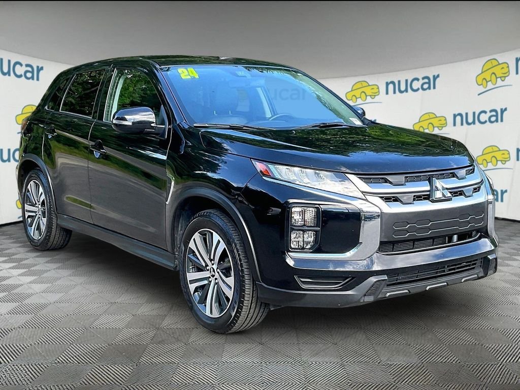 Used 2025 Gray Mitsubishi SE image 1
