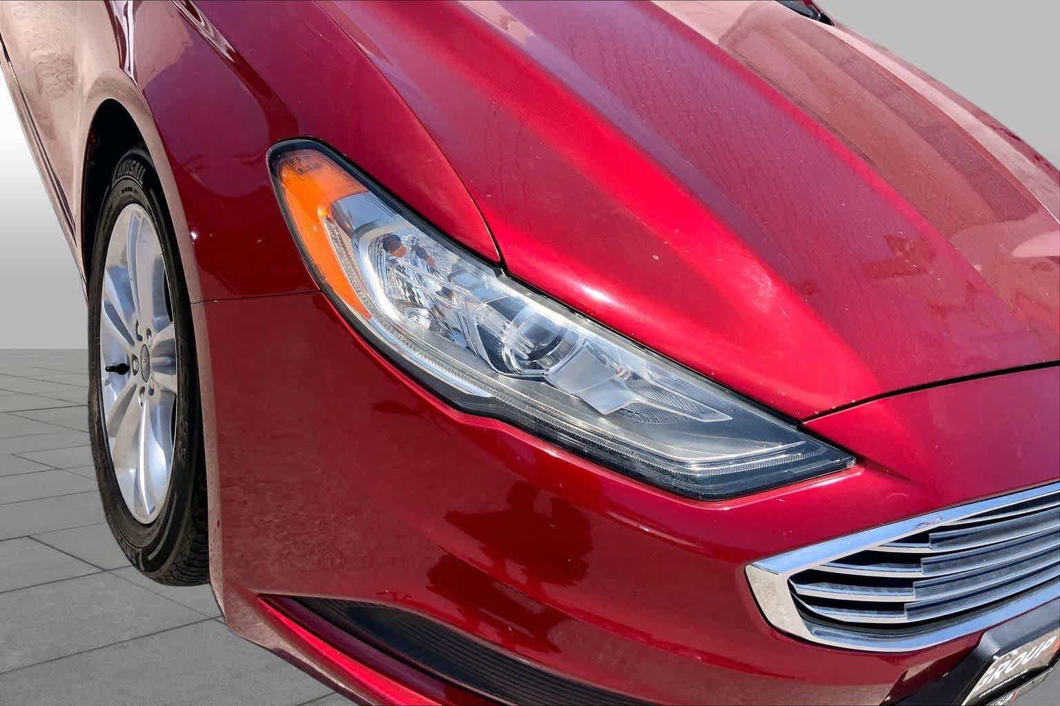Used 2018 Ruby Red Metallic Tinted Clearcoat Ford SE image 26