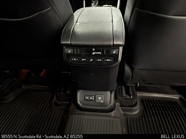 Used 2024  Toyota Platinum image 25