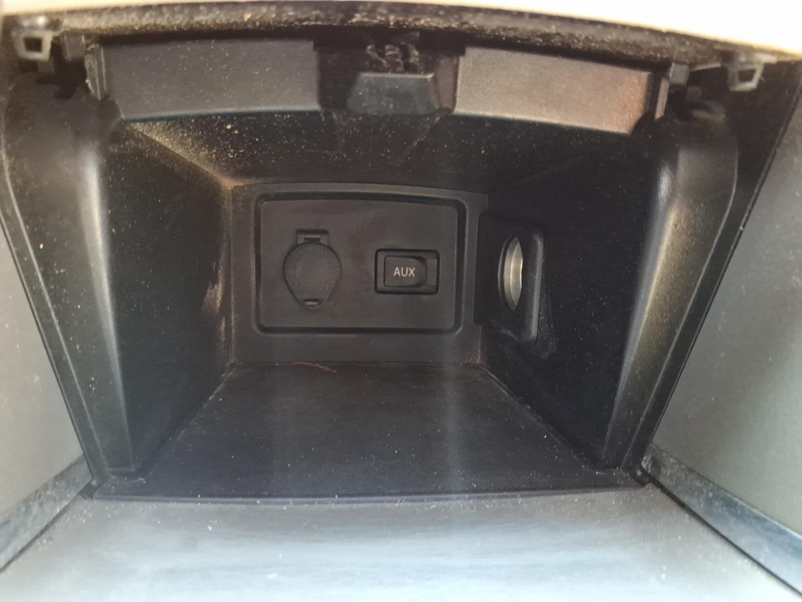 Used 2010  Toyota LE image 5