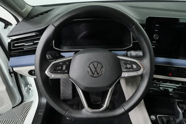 Certified Used 2025 Opal White Pearl Volkswagen SE image 8