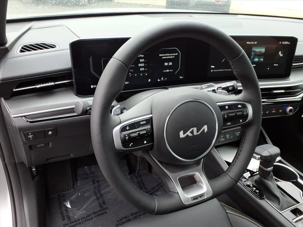 2026 Kia K5 GT - Photo 16