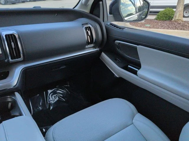 New 2026 Dark Matter Gray Metallic Ford MAX Platinum® image 17
